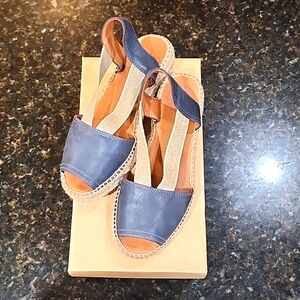 Size 37 (7) Toni Pons Etna Espadrille Navy Leather